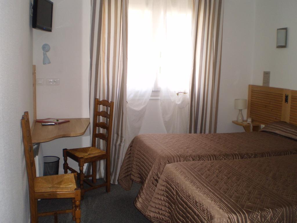 Hotel L Ander Saint-Flour  Room photo