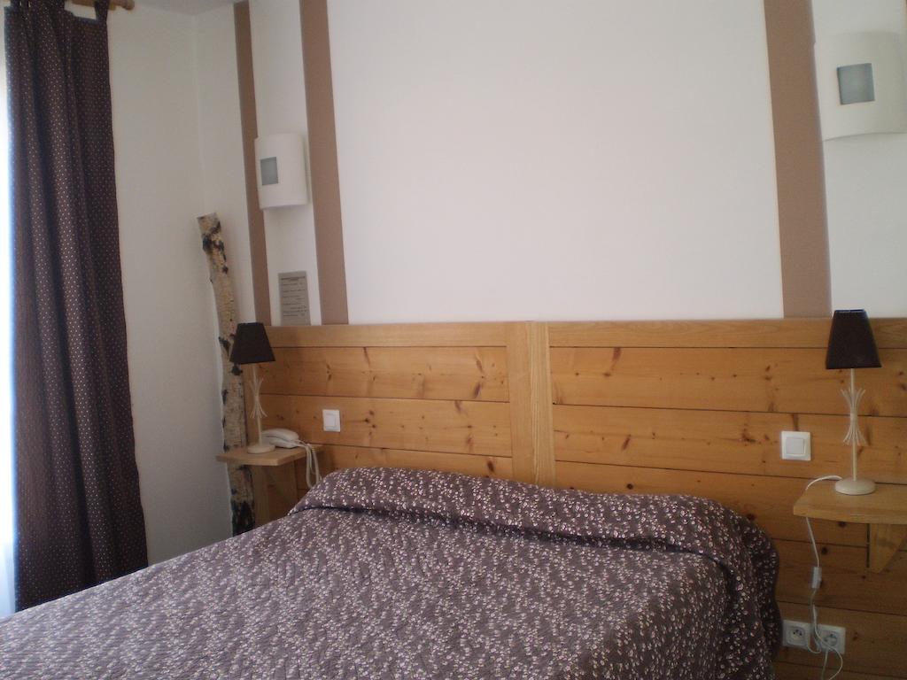 Hotel L Ander Saint-Flour  Room photo